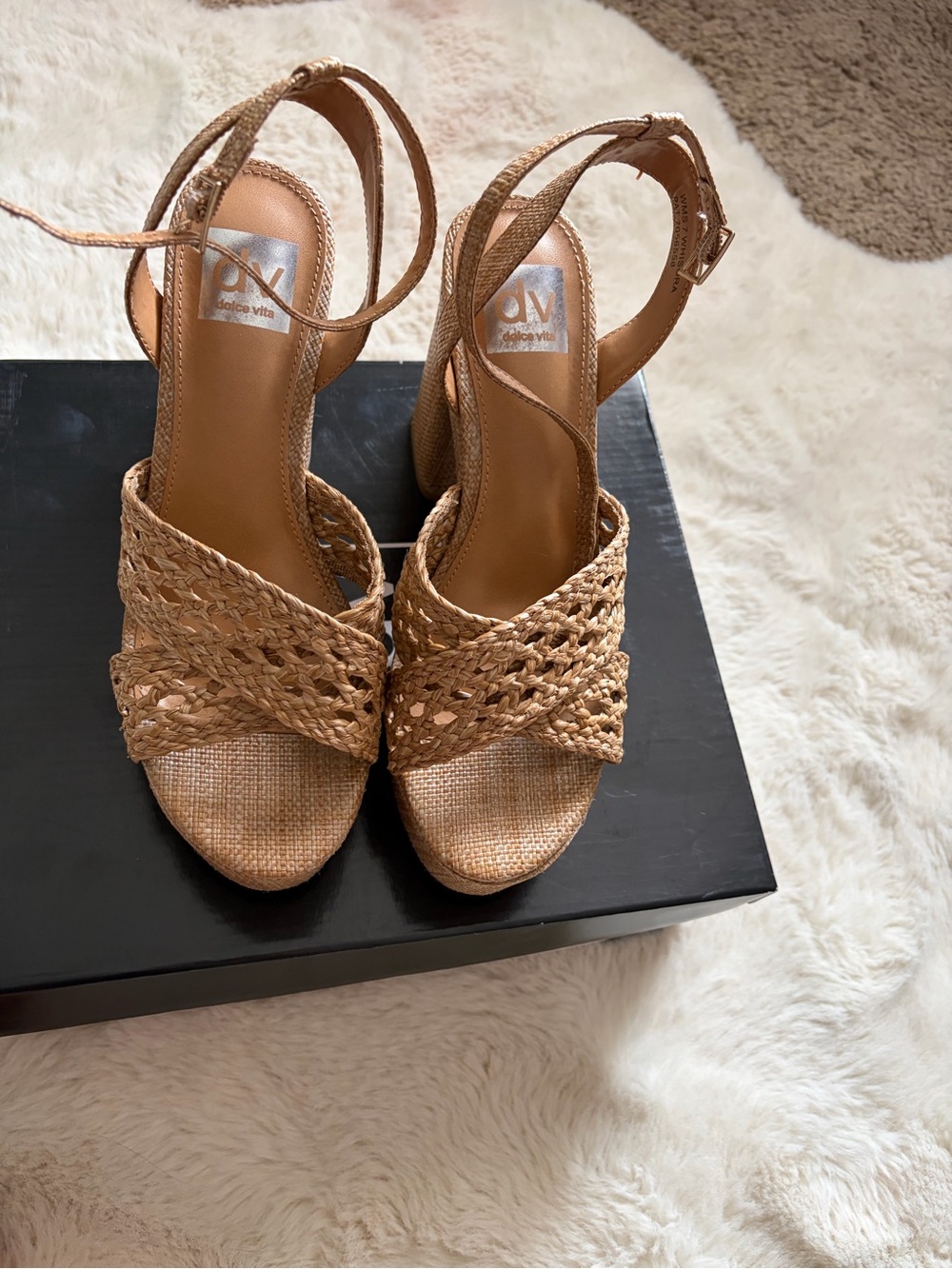 Dolce Vita Tan Braided Platform Wedge Sandals size7 4 1/4 hell and 1.5 plataform - Picture 5 of 10